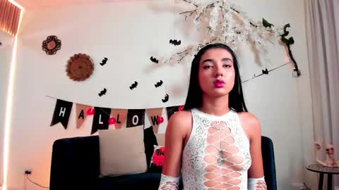 Snapshot of cloe_taylor__ chatting on 10/23/25, 03:39 CLOE online show from 10/23/25, 03:39