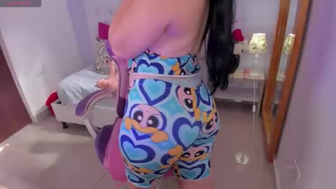 Snapshot of cloe_weiss chatting on 11/16/25, 01:49 Cloe Weiss online show from 11/16/25, 01:49