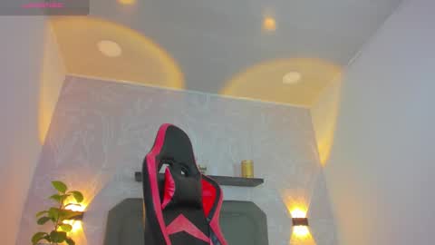 Snapshot of cloe_yeraldy_ chatting on 10/08/25, 02:31 CHARLOTTE online show from 10/08/25, 02:31