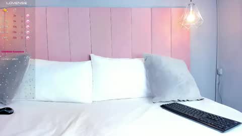 Snapshot of cloeblackx chatting on 10/01/25, 04:40 C L O E  online show from 10/01/25, 04:40