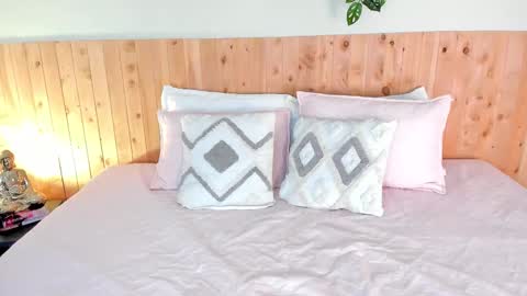 Chloe Smith online show from 02/05/26, 11:48