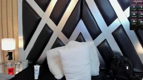 lady cloe person online show from 02/28/26, 03:57