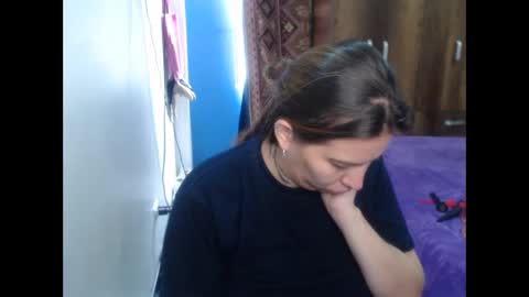 Snapshot of cloepregnant25 chatting on 02/02/26, 05:11 cloepregnant25 online show from 02/02/26, 05:11