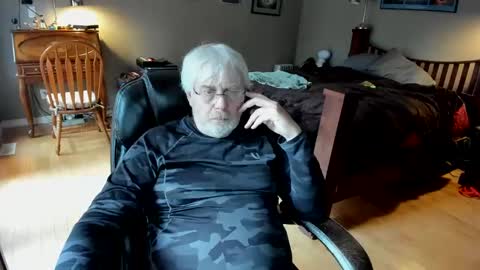 cloudalert62 online show from 03/09/25, 04:00