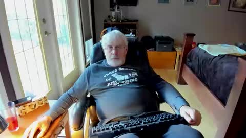 cloudalert62 online show from 03/26/26, 04:01