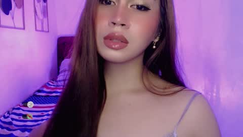 Snapshot of cloudia_babe chatting on 09/25/25, 03:43 Cloudia babe69 online show from 09/25/25, 03:43