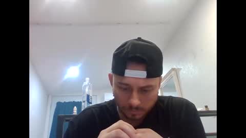 Snapshot of cloudyydayzz chatting on 05/05/26, 03:53 tallhungandcloudy online show from 05/05/26, 03:53