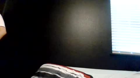 Snapshot of cloudyydayzz chatting on 06/22/26, 01:07 tallhungandcloudy online show from 06/22/26, 01:07
