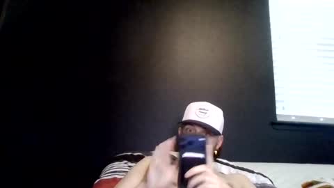 Snapshot of cloudyydayzz chatting on 06/22/26, 03:31 tallhungandcloudy online show from 06/22/26, 03:31