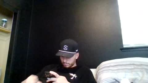 Snapshot of cloudyydayzz chatting on 06/26/26, 03:16 tallhungandcloudy online show from 06/26/26, 03:16