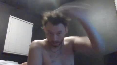 Snapshot of cloudyydayzz chatting on 06/30/26, 05:19 tallhungandcloudy online show from 06/30/26, 05:19