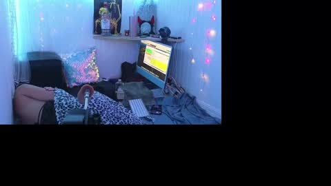 Snapshot of clover51980 chatting on 12/23/24, 10:53 Clover51980 online show from 12/23/24, 10:53
