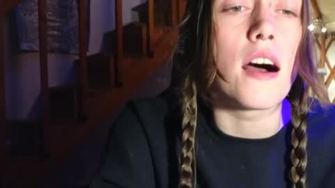Snapshot of clover_tully chatting on 01/10/25, 10:36 Clover online show from 01/10/25, 10:36