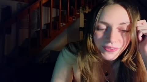 Snapshot of clover_tully chatting on 02/11/25, 08:05 Clover online show from 02/11/25, 08:05
