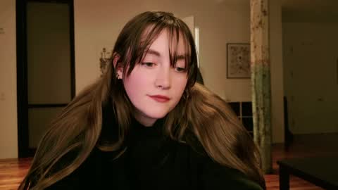 Snapshot of clover_tully chatting on 04/22/26, 05:43 Clover online show from 04/22/26, 05:43