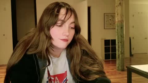 Snapshot of clover_tully chatting on 04/28/26, 05:23 Clover online show from 04/28/26, 05:23