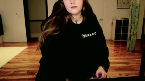 Snapshot of clover_tully chatting on 06/03/26, 04:59 Clover online show from 06/03/26, 04:59