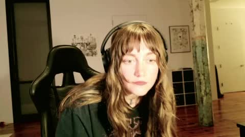 Snapshot of clover_tully chatting on 06/06/26, 06:18 Clover online show from 06/06/26, 06:18
