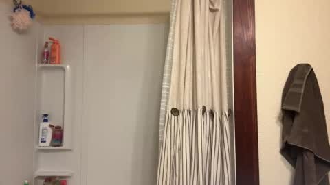 cloverboy1988 online show from 02/19/25, 12:00