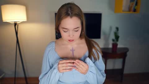 Hi everybody Im Lily Today is my first day here Lets get acquainted online show from 12/16/24, 10:13