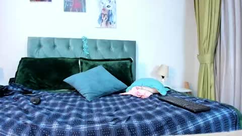 Snapshot of clown_face chatting on 02/24/25, 06:27 emely dolce online show from 02/24/25, 06:27