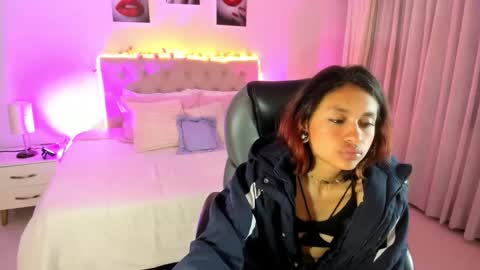 Snapshot of clown_face chatting on 09/29/25, 03:33 emely dolce online show from 09/29/25, 03:33