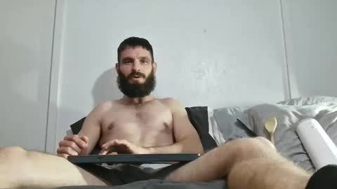 Snapshot of clubb86 chatting on 01/12/26, 09:47 Maxxdieselx69 online show from 01/12/26, 09:47