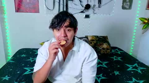 Snapshot of clydexxxbunny chatting on 03/09/25, 09:57 Clyde and Bunny online show from 03/09/25, 09:57