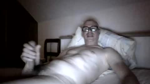 Snapshot of cobra009 chatting on 10/05/25, 11:24 cobra online show from 10/05/25, 11:24