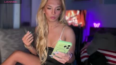 Snapshot of cockprincess_dianna chatting on 04/16/26, 10:56 PrincessDianna IslandGirl CUMSHOW in PVT and PASSWORDSHOW online show from 04/16/26, 10:56