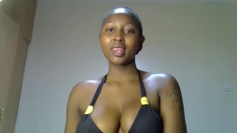 bella online show from 11/23/25, 02:00