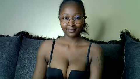 Snapshot of cocobaby_ chatting on 07/06/26, 03:03 Coco online show from 07/06/26, 03:03