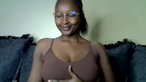 Snapshot of cocobaby_ chatting on 07/17/26, 09:19 Coco online show from 07/17/26, 09:19