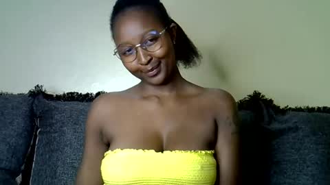Snapshot of cocobaby_ chatting on 07/19/26, 02:37 Coco online show from 07/19/26, 02:37