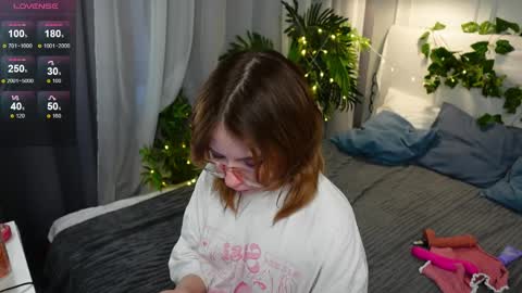 Mia online show from 04/26/26, 02:53