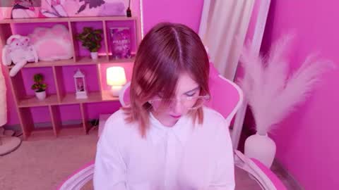 Snapshot of coconut_mia chatting on 06/28/26, 04:46 Mia online show from 06/28/26, 04:46