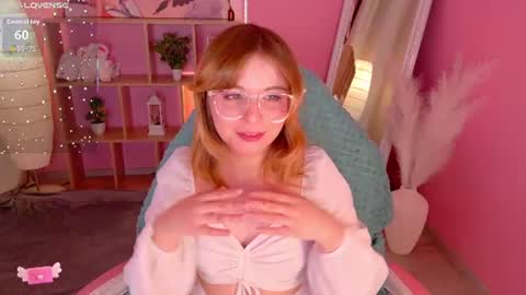 Snapshot of coconut_mia chatting on 07/21/26, 08:55 Mia online show from 07/21/26, 08:55