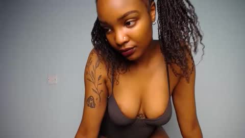 Snapshot of cocos_camera chatting on 10/20/25, 11:32 Coco online show from 10/20/25, 11:32