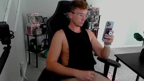 codyt1016 online show from 09/26/25, 05:39