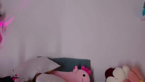 Snapshot of cofee_dreams chatting on 02/27/25, 04:32 Coffee Dreams online show from 02/27/25, 04:32