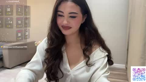 Yumi online show from 04/23/26, 11:40