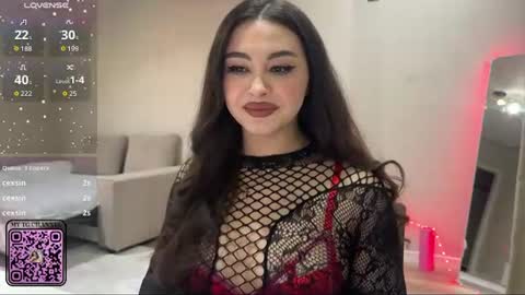 Snapshot of coffee_wihtout_milk chatting on 07/20/26, 10:45 Yumi online show from 07/20/26, 10:45