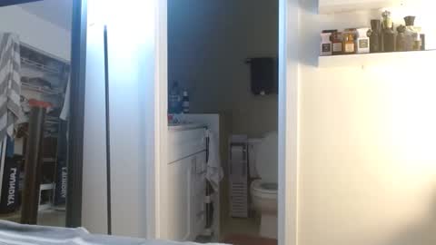 Snapshot of colbymoney chatting on 02/05/25, 02:40 Colby big dick money online show from 02/05/25, 02:40