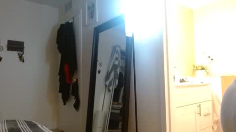 Snapshot of colbymoney chatting on 09/18/25, 11:29 Colby big dick money online show from 09/18/25, 11:29