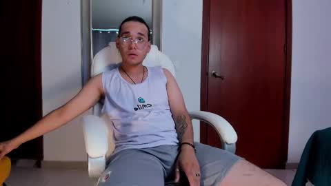 Snapshot of colecruz chatting on 10/06/25, 07:11 Cole online show from 10/06/25, 07:11