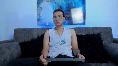 Snapshot of colecruz chatting on 10/18/25, 02:29 Cole online show from 10/18/25, 02:29