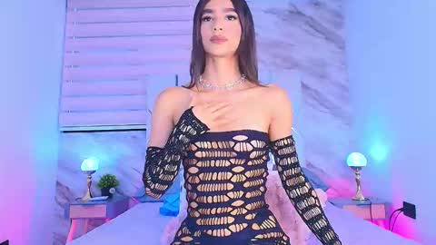 colett online show from 11/23/25, 12:05