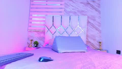 colett online show from 04/01/26, 01:12