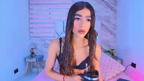 Snapshot of colett_hall chatting on 06/15/26, 12:40 colett online show from 06/15/26, 12:40