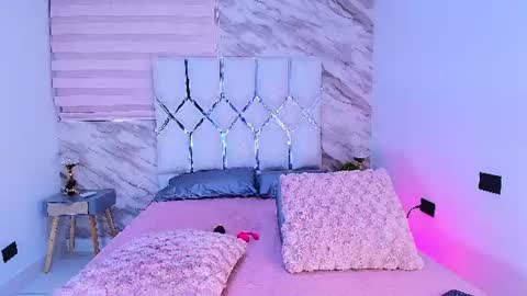 Snapshot of colett_hall chatting on 06/18/26, 11:58 colett online show from 06/18/26, 11:58